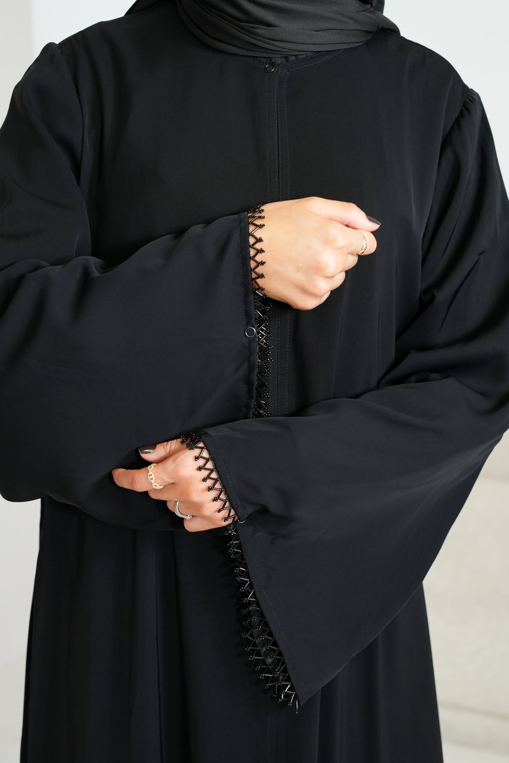 Abaya minimaliste