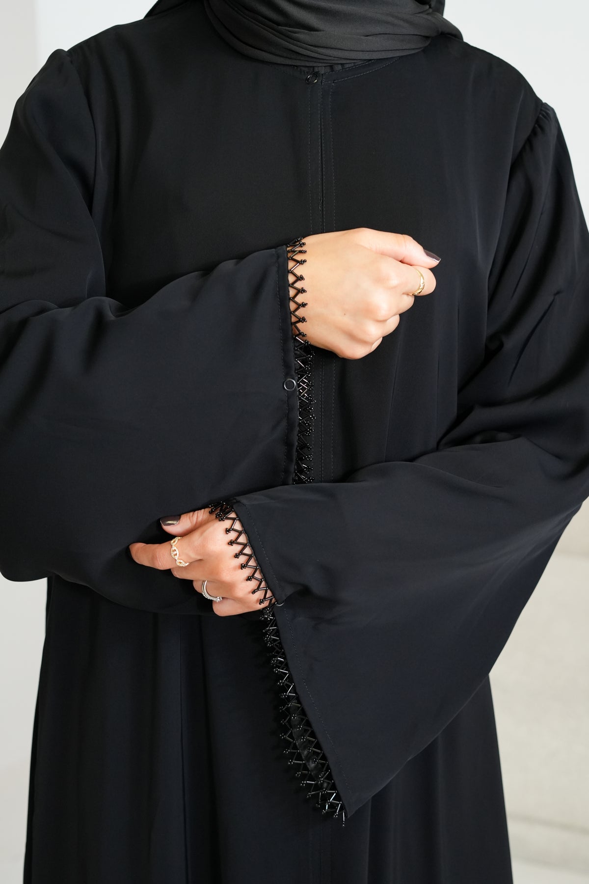 Abaya minimaliste