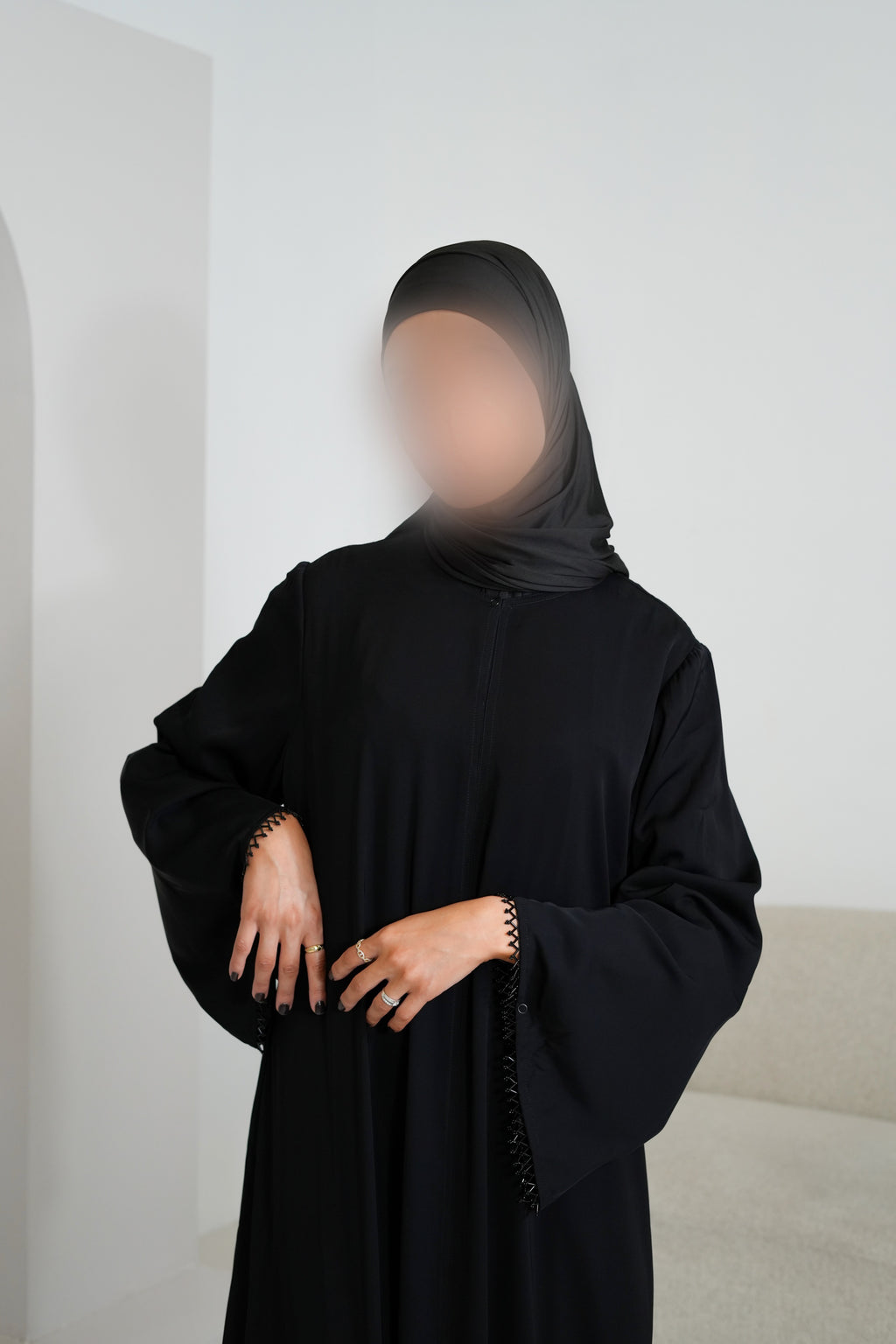 Abaya minimaliste