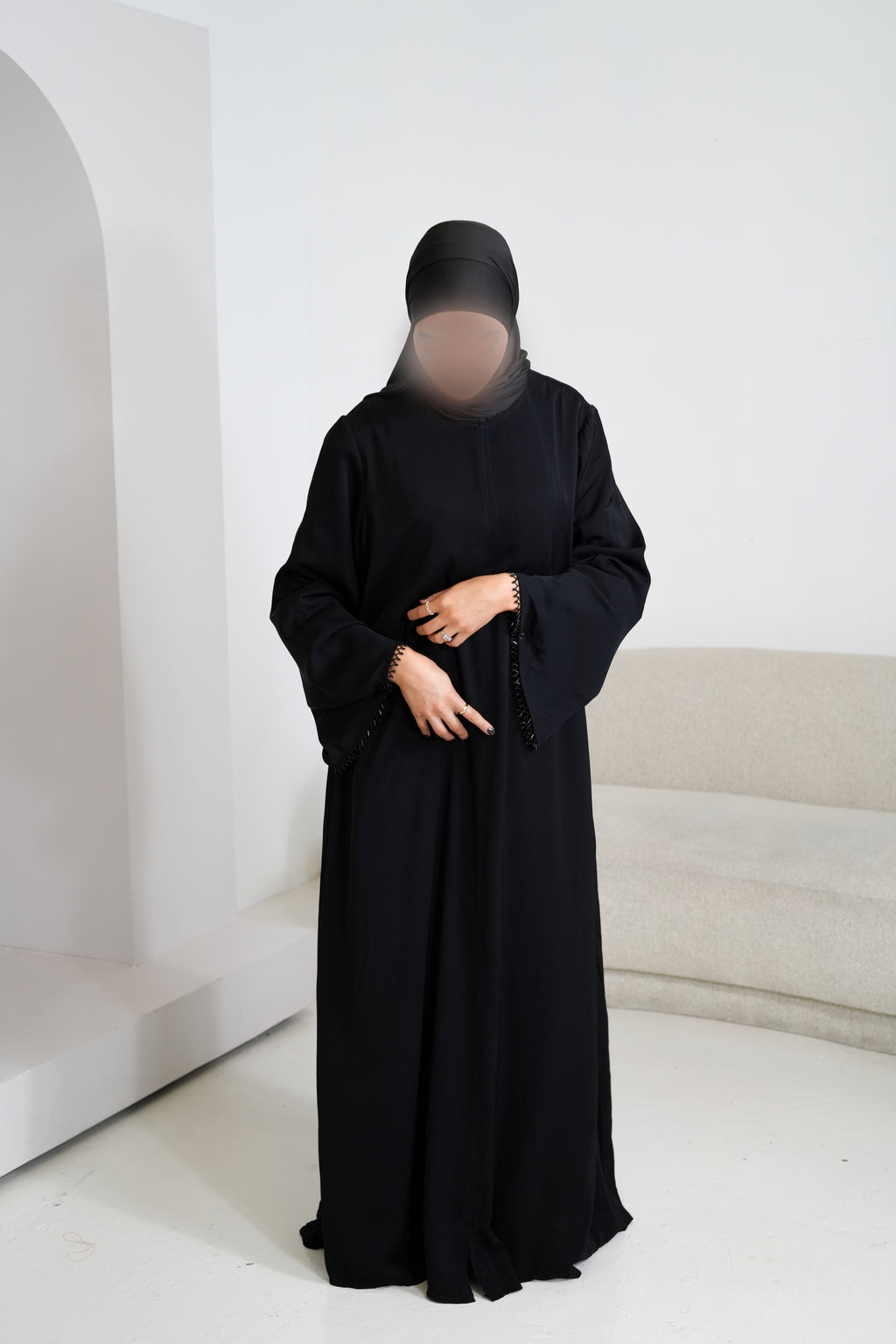 Abaya minimaliste