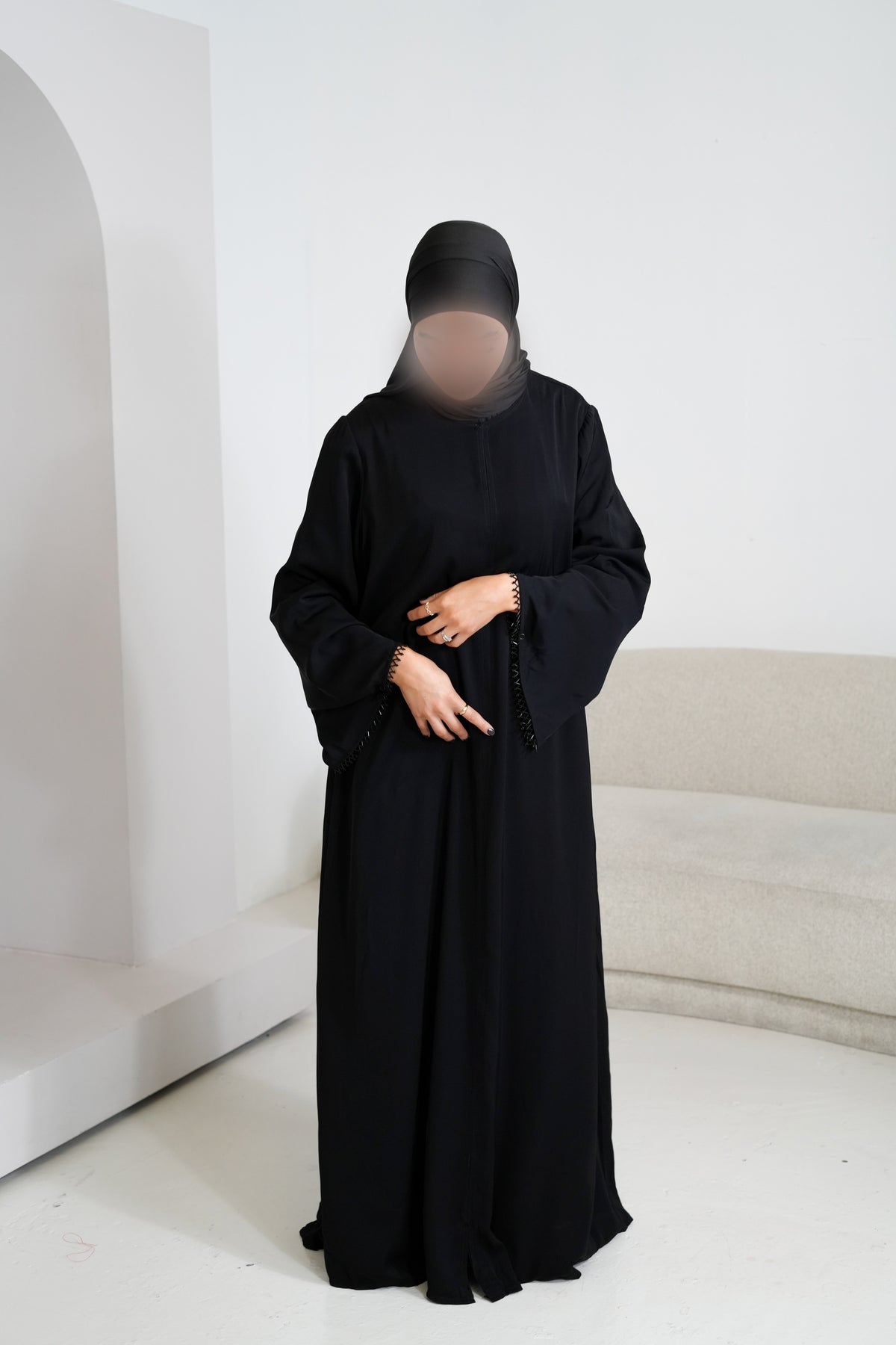 Abaya minimaliste