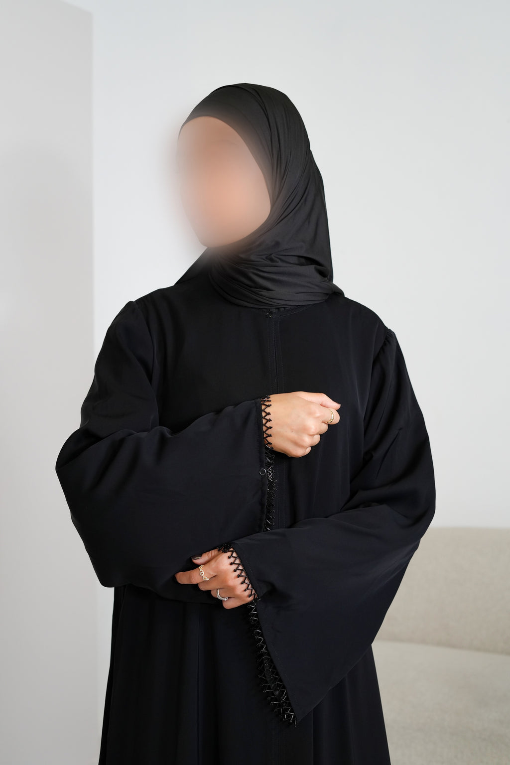 Abaya minimaliste