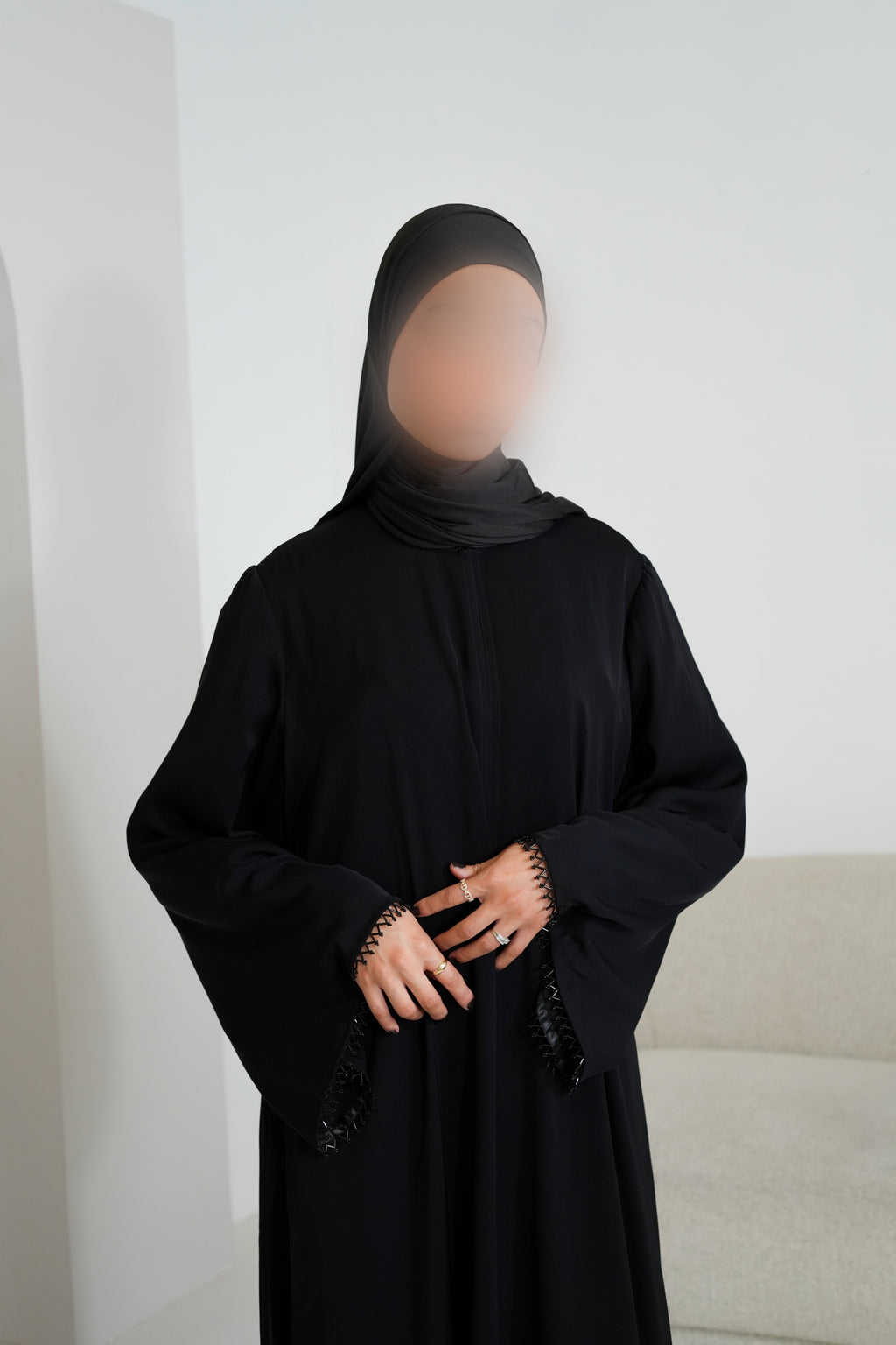 Abaya minimaliste